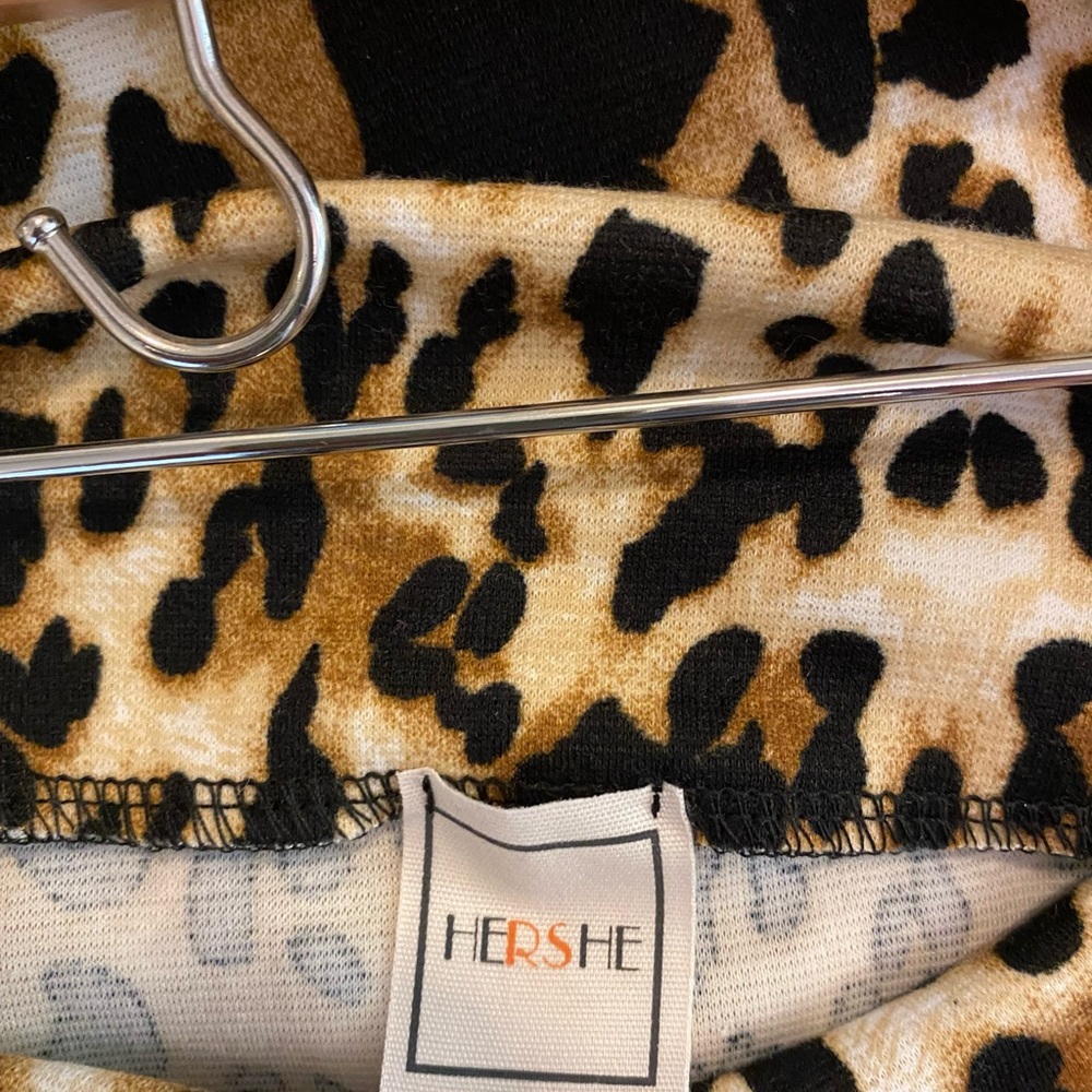 HERSHE Ladies Size S Animal Print Skirt NWOT - Picture 2 of 5
